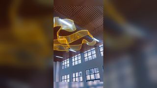 Роскошная люстра для больших помещений