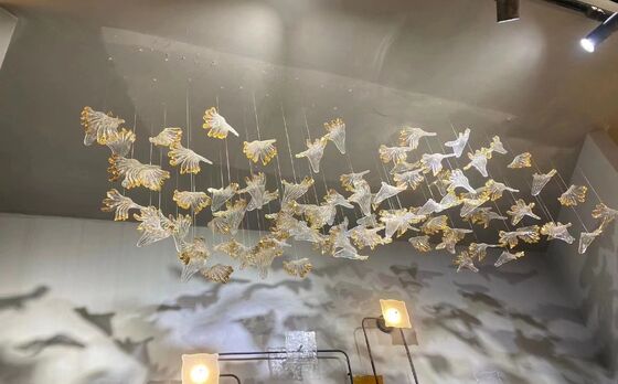 Индивидуальный декоративный стеклянный подвесной светильник для вестибюля отеля, современная светодиодная потолочная люстра, освещение, аксессуары с золотыми листьями